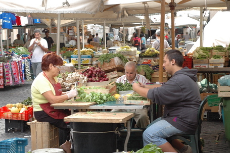 Trimming vegetables for sale