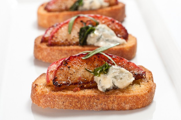 Caramelized Apple and Blue Cheese Crostini
