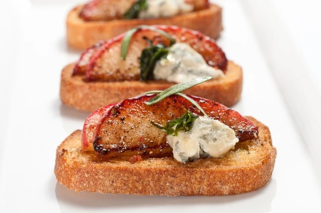Caramelized Apple and Blue Cheese Crostini - Recipe