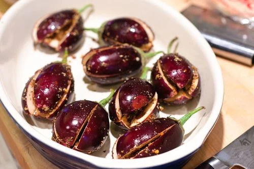 Tiny Eggplant and Okra in Lime-Scented Tamarind Sauce - Recipe