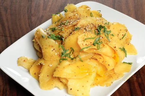 Spicy Mango Salad with Shichimi Togarashi (Japanese Spice Mixture) - Recipe